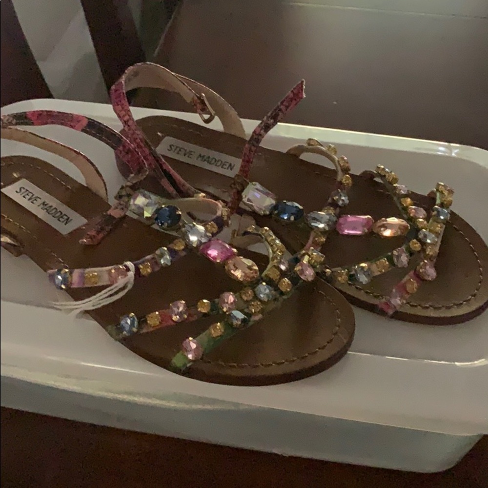 Sandals - Picture 5 of 6
